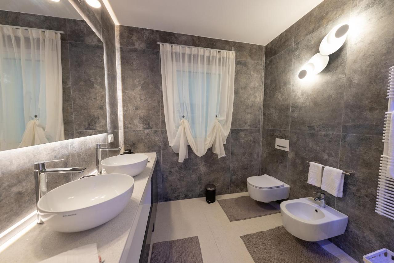 Magic Luxury Apartments Bardolino Exterior photo